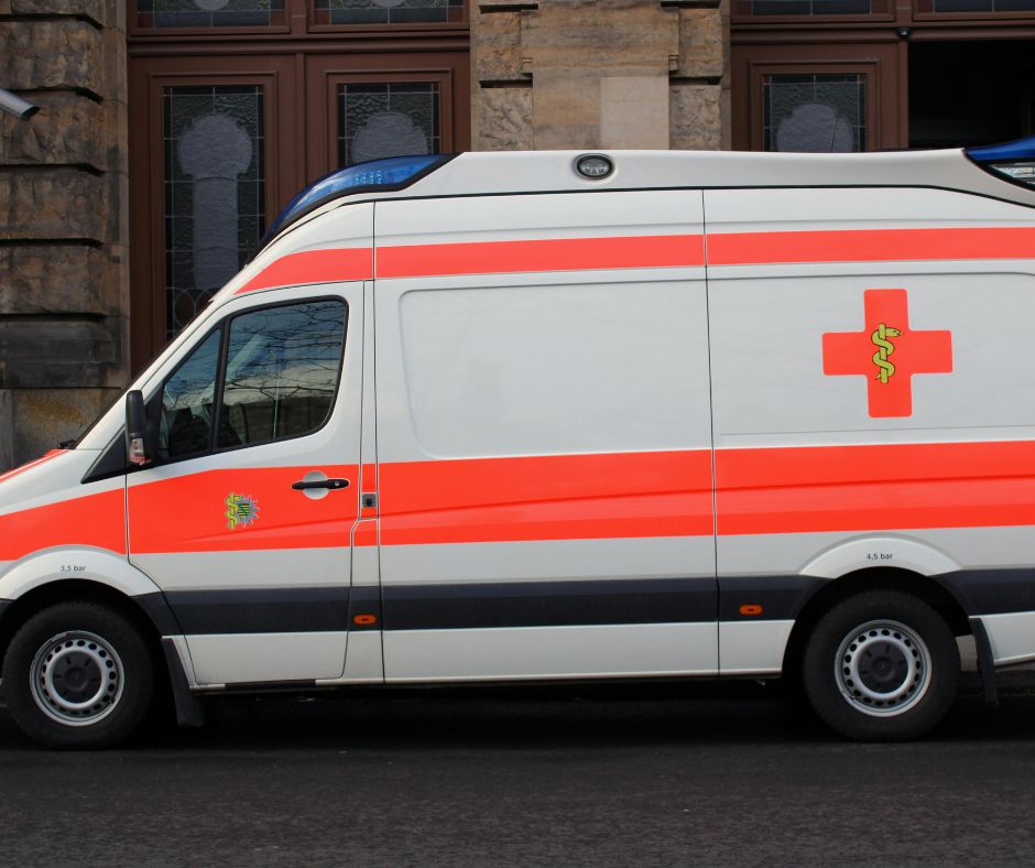 Tredicenne cade e riporta un grave trauma cranico